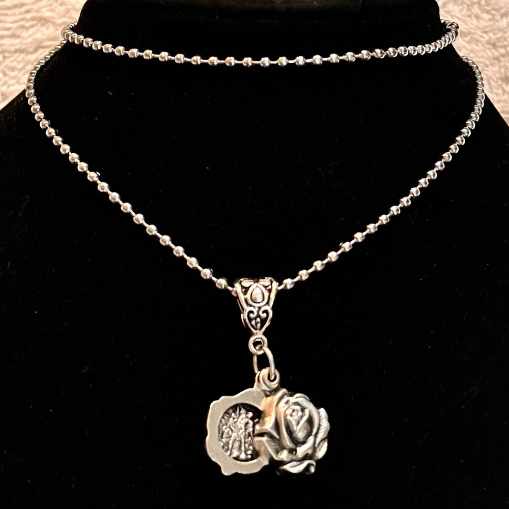 SAINT MICHAEL ROSARY LOCKET NECKLACE - Picture 3 of 10